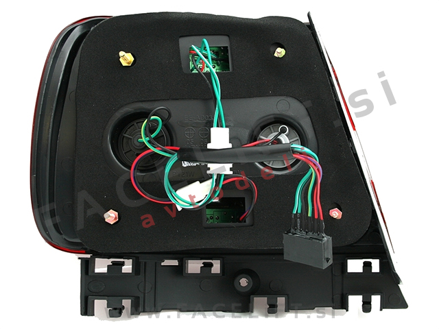Audi A4 B5 8D Limuzina 94-00 zadnja LED luč leva