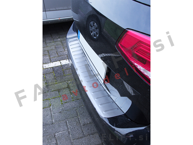 VW Passat B8 Karavan 14- zaščita zadnjega odbijača srebrna (mat)