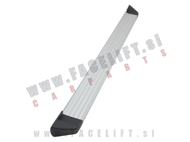 Nissan X-Trail / T31 (07-14) / bočne stopnice