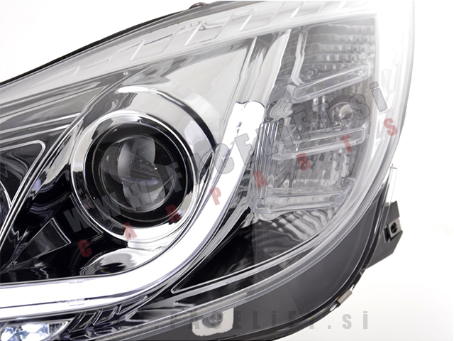 Opel Insignia / G09 (08-13) / žarometi