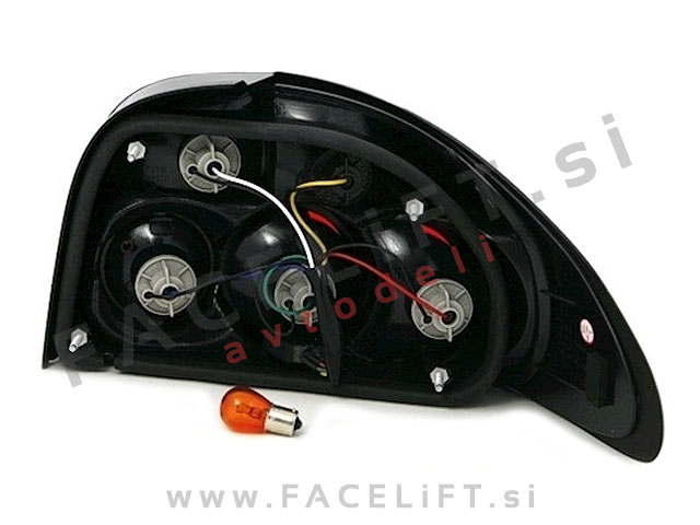 Ford Mondeo Limuzina / (93-96) / zadnje luči Ford Mondeo Limuzina / (93-96) / zadnje luči