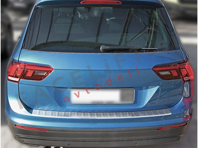 VW Tiguan 16- zaščita zadnjega odbijača srebrna mat VW Tiguan 16- zaščita zadnjega odbijača srebrna mat