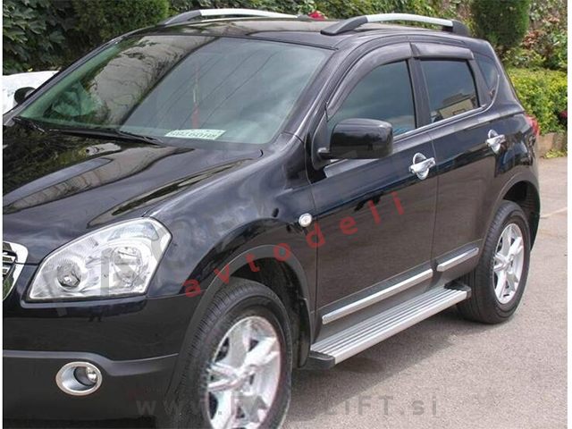 Nissan Qashqai / J10 (07-14) / bočne stopnice