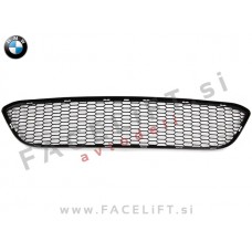 BMW 3 E92 E93 M 06-10 mreža sprednjega odbijača srednja BMW 3 E92 E93 M 06-10 mreža sprednjega odbijača srednja