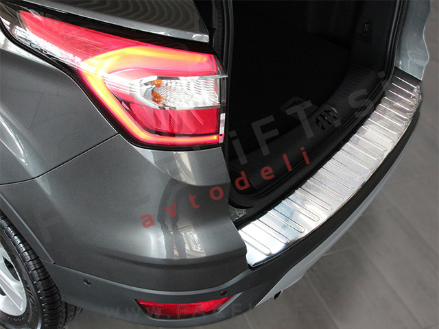 Ford Kuga 12-19 zaščita zadnjega odbijača srebrna (mat)