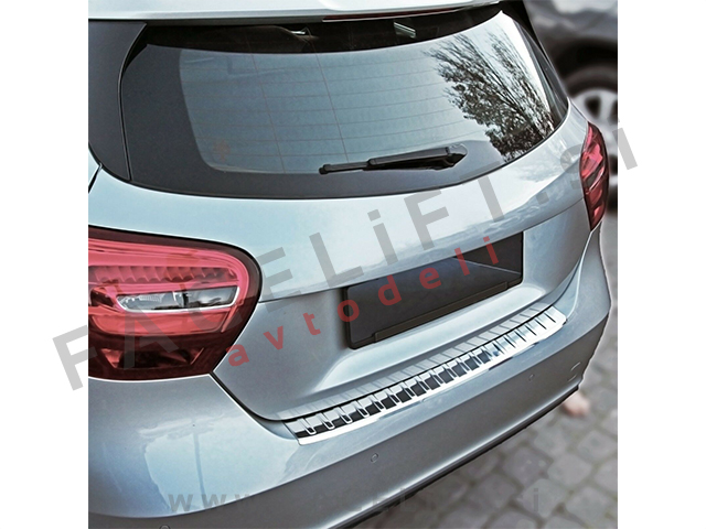 Mercedes A W176 12-18 zaščita zadnjega odbijača kromirana sijaj