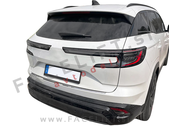 Renault Austral 22- zaščita zadnjega odbijača kromirana (sijaj) Renault Austral 22- zaščita zadnjega odbijača kromirana (sijaj)