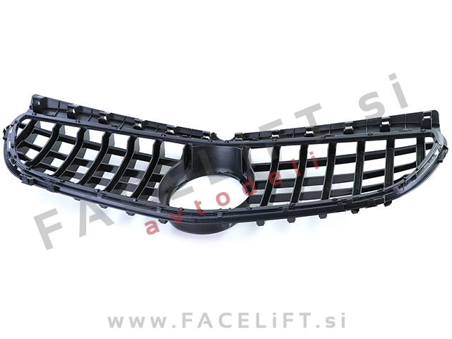 Mercedes B W246 14-19 maska črna kromirana sijaj