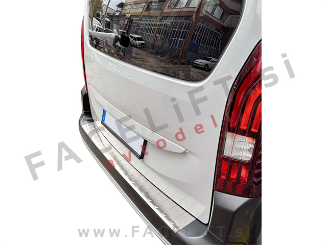 Peugeot Rifter 18- zaščita zadnjega odbijača srebrna mat Peugeot Rifter 18- zaščita zadnjega odbijača srebrna mat