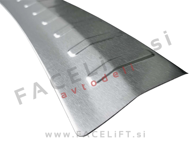 Zaščita zadnjega odbijača srebrna mat Škoda Octavia Karavan 20-24