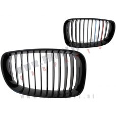 BMW 1 / E81 E82 E87 E88 (07-13) / ledvičke / črne (sijaj) BMW 1 / E81 E82 E87 E88 (07-13) / ledvičke / črne (sijaj)