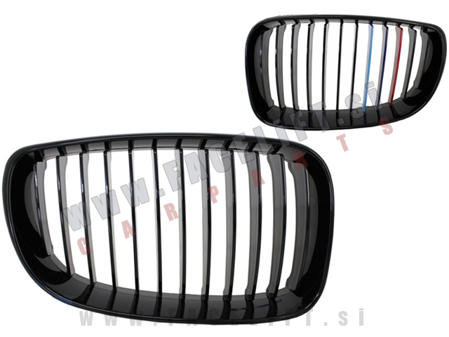 BMW 1 / E81 E82 E87 E88 (07-13) / ledvičke / črne (sijaj) BMW 1 / E81 E82 E87 E88 (07-13) / ledvičke / črne (sijaj)