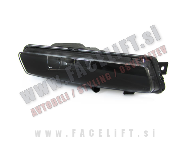 BMW 1 / E81 E87 E88 / sprednja desna meglenka